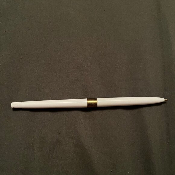 Trump Resort and Casino Vintage Pen - Picture 3 of 4